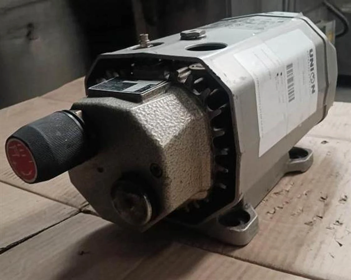 Becker model VT.310 vacuum pump | LabX.com