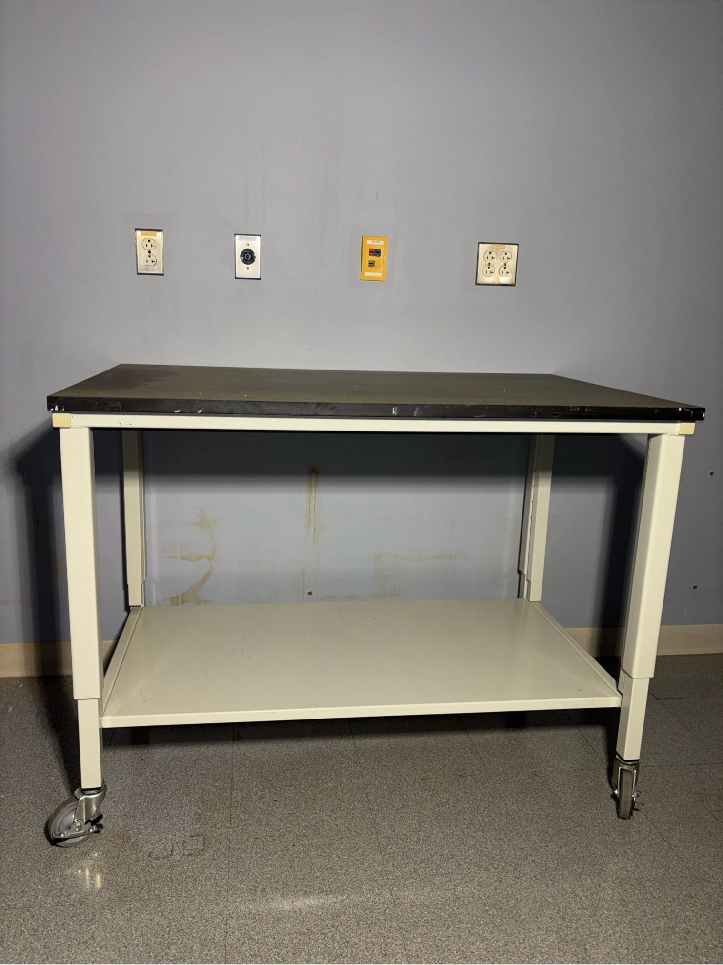 4' Hamilton Rolling Lab Desk Table Epoxy Top on Casters (112890) | LabX.com