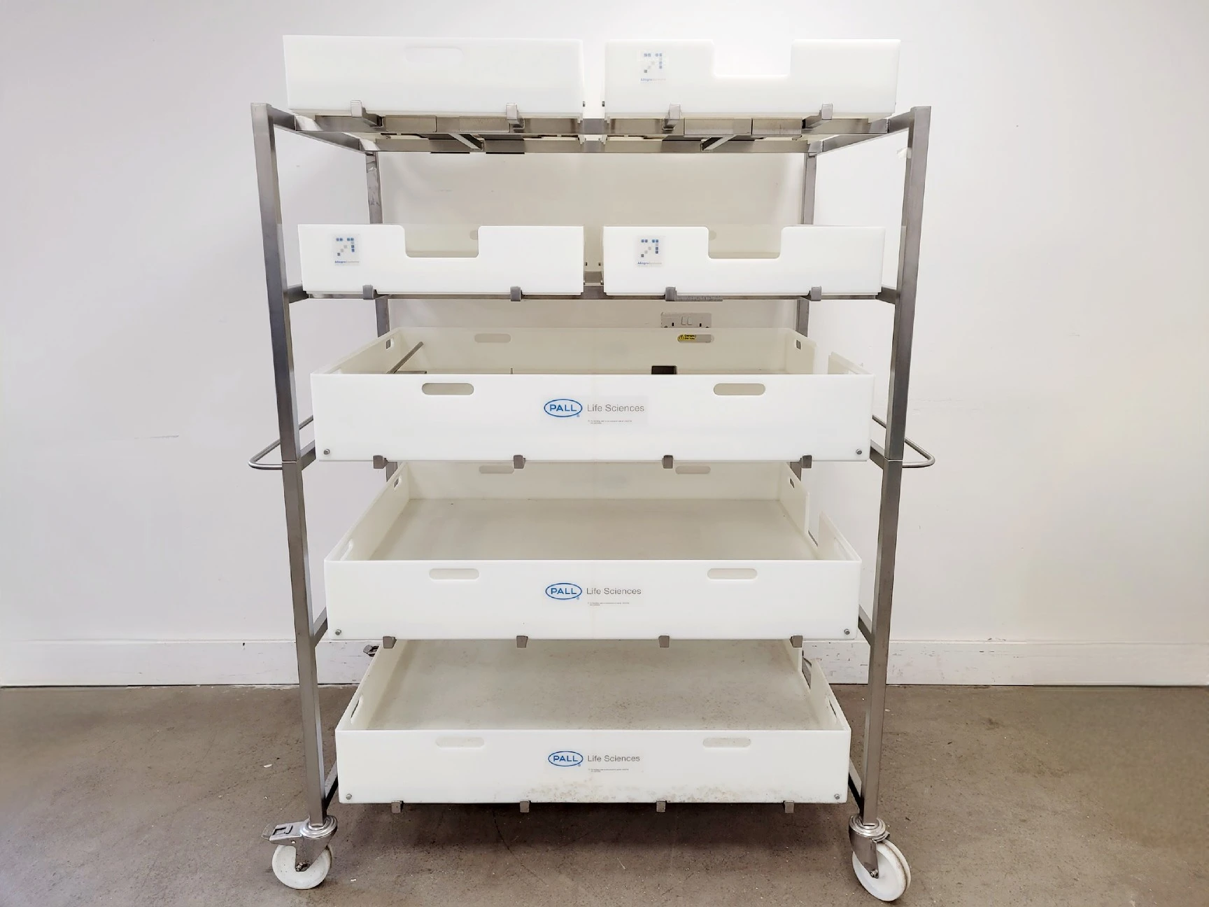 Large Racking Storage Lab Pall Life Sciences Storage Tray Racking Lab | LabX.com