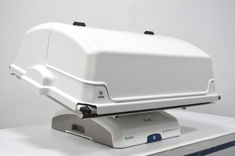 Large Rocking Motion Bioreactor Cytiva GE ReadyToProcess Wave 25 Rocking Bioreactor System w/ Tray 50 ...