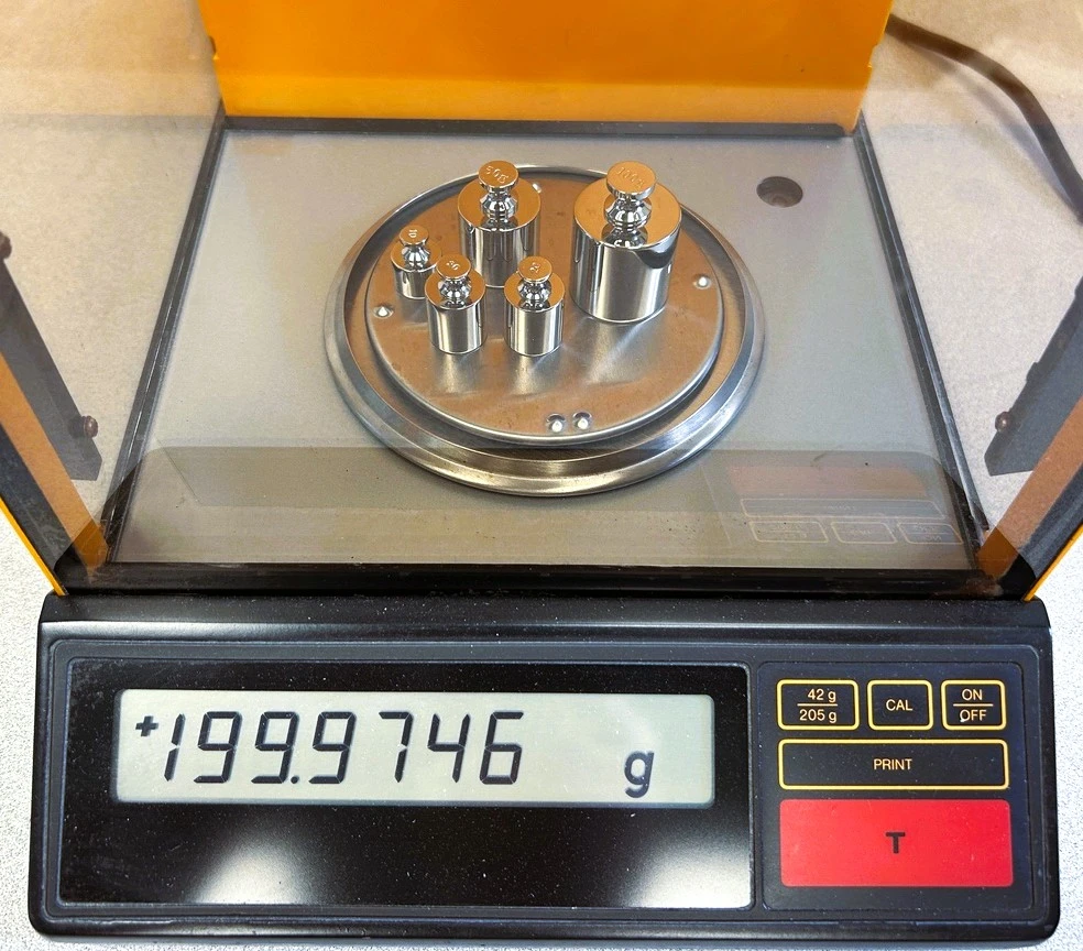 Sartorius R200d Sartorius R200D Delta-Range Analytical Balance (42g x 0.01mg/205g x 0 ...