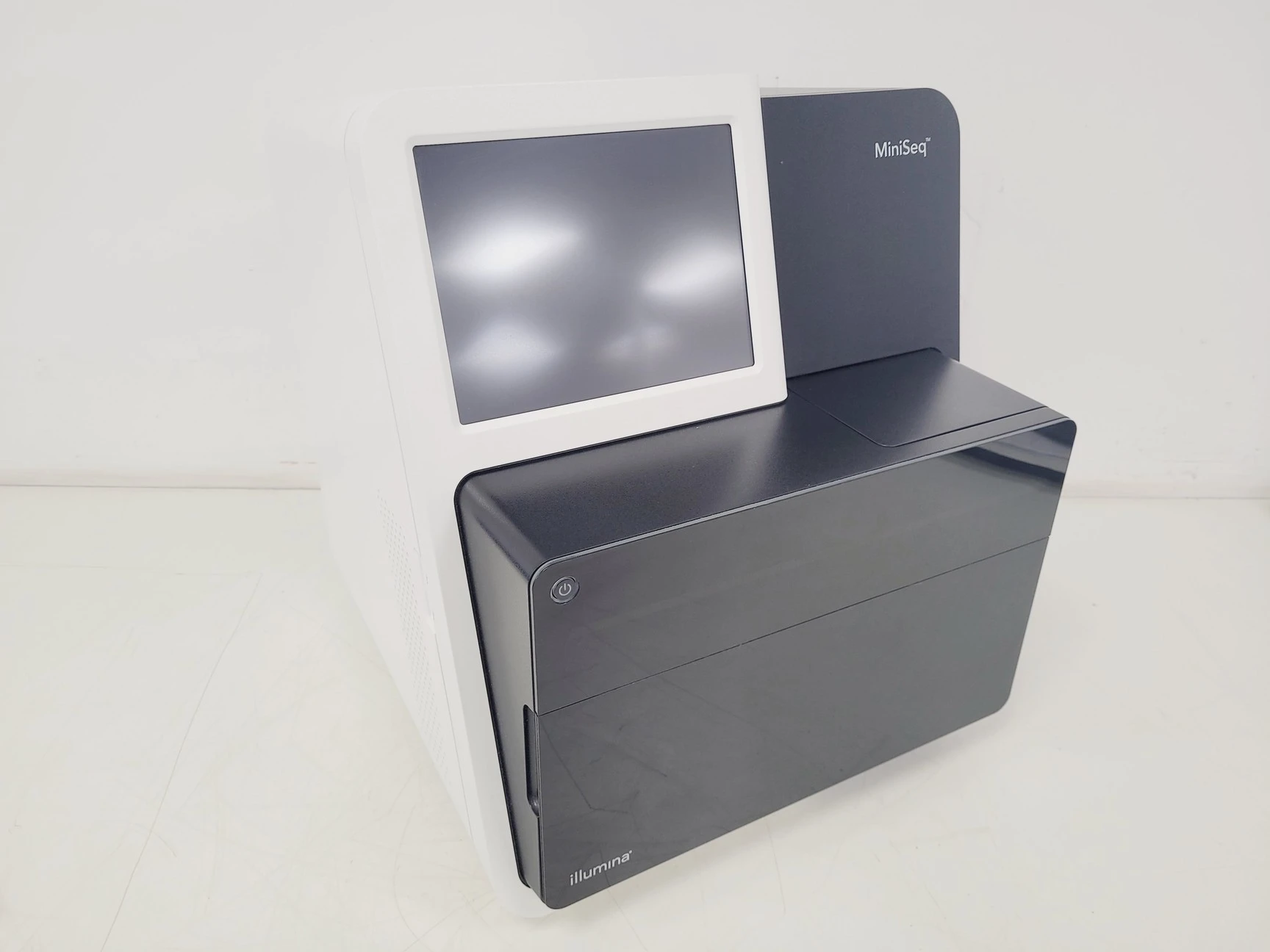 Illumina MiniSeq DNA Sequencer Lab | LabX.com