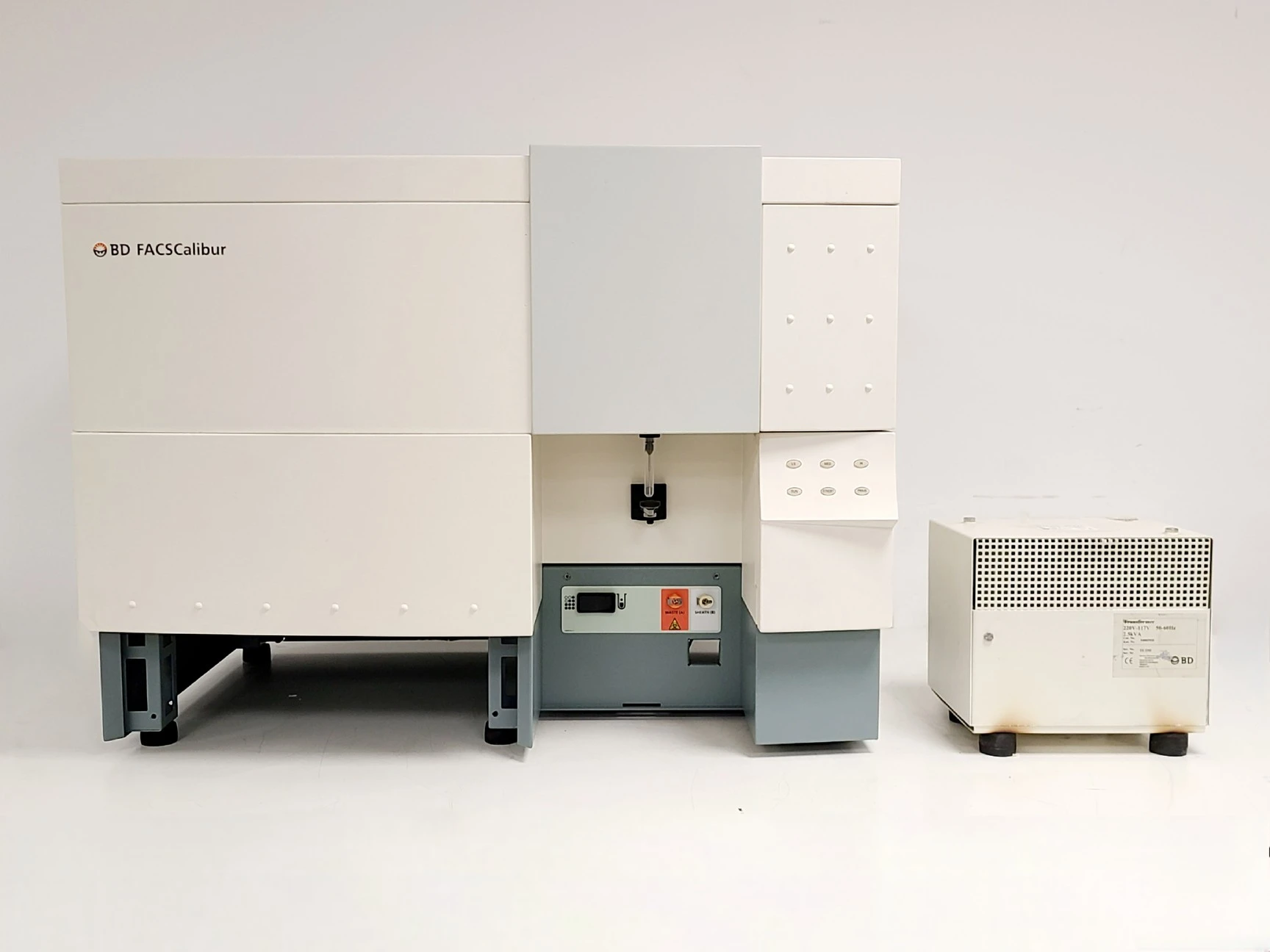 BD FACSCalibur Flow Cytometer & Transformer System Lab | LabX.com
