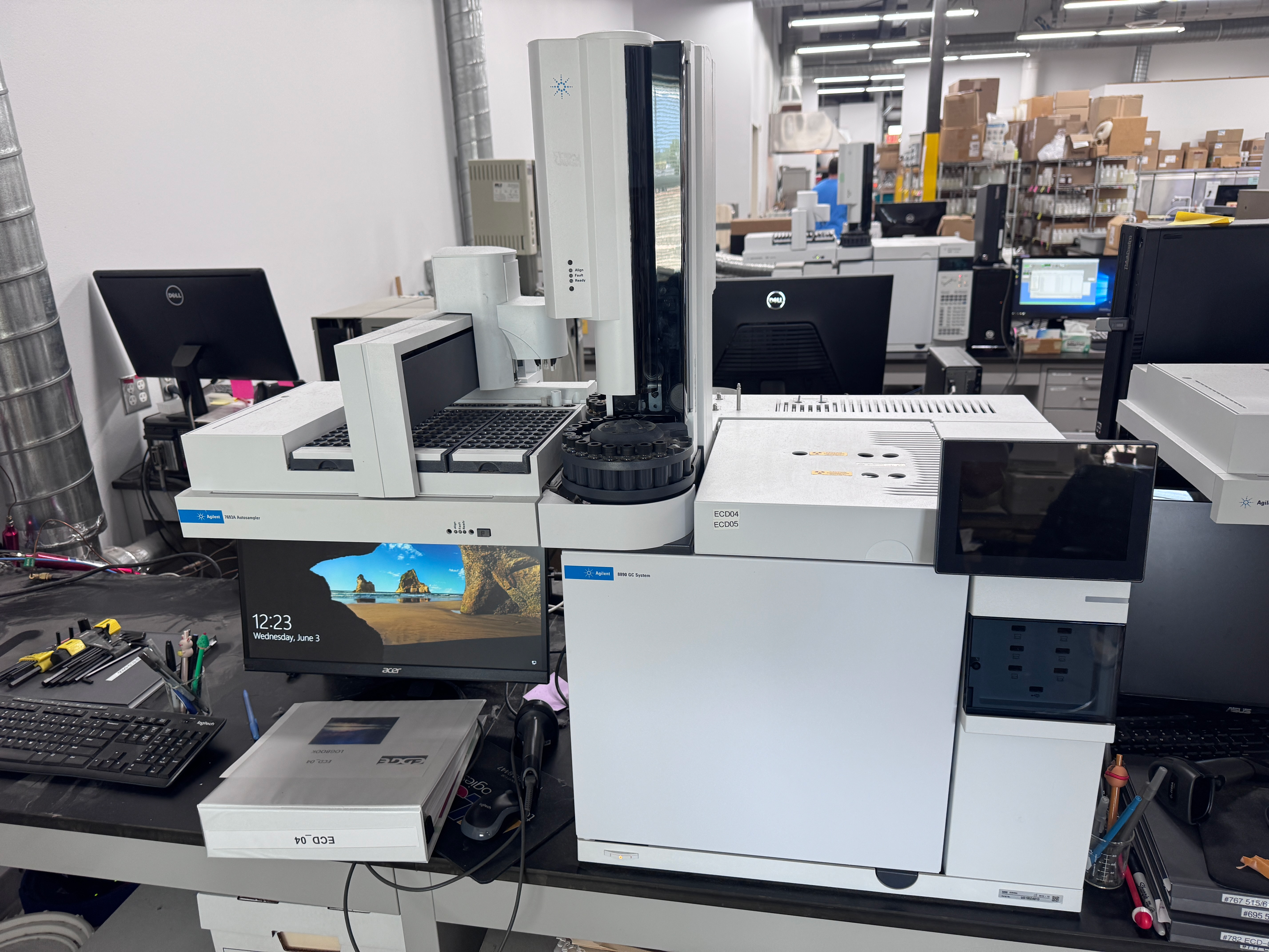 Agilent 8890 GC Gas Chromatography with Dual ECD, Dual 7693 Tower