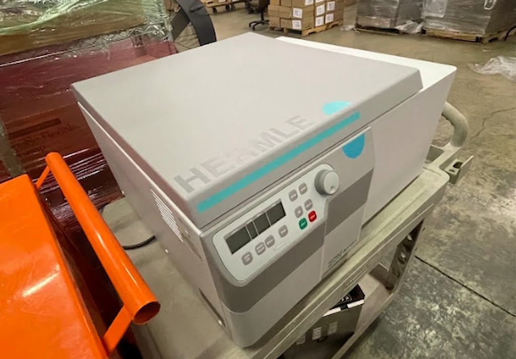 Hirayama HV-50 Vertical Autoclave 50L Sterilizer | LabX.com