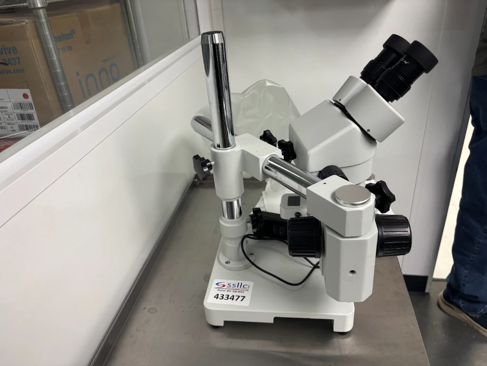AmScope Professional Trinocular Stereo Zoom Microscope | LabX.com
