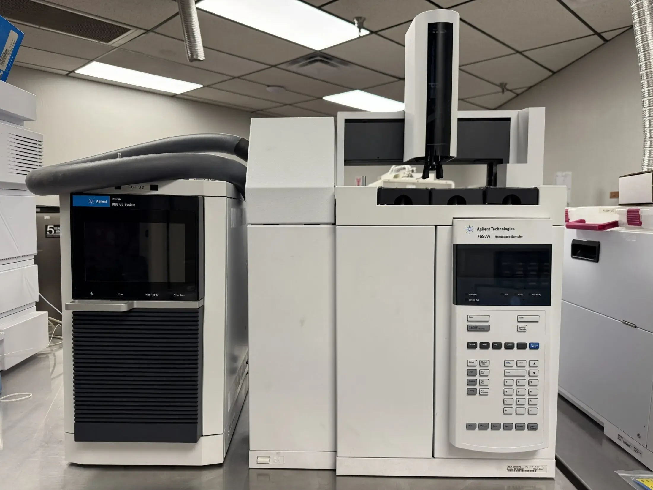 Agilent Intuvo 9000 GC with 7697A Headspace Sampler | LabX.com