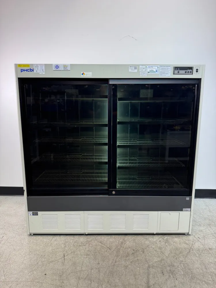 00-30 ちびパニDR F PHCBI Double Door Pharmaceutical Refrigerator | LabX.com