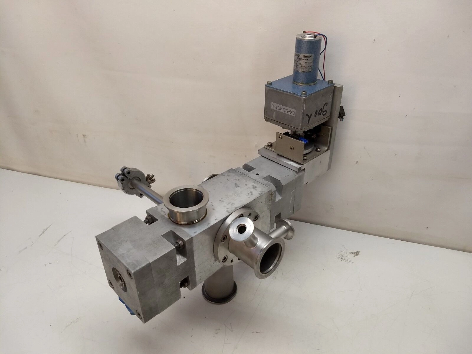 Pneumatic High Vacuum Valve Assembly w/ NW40 Ports