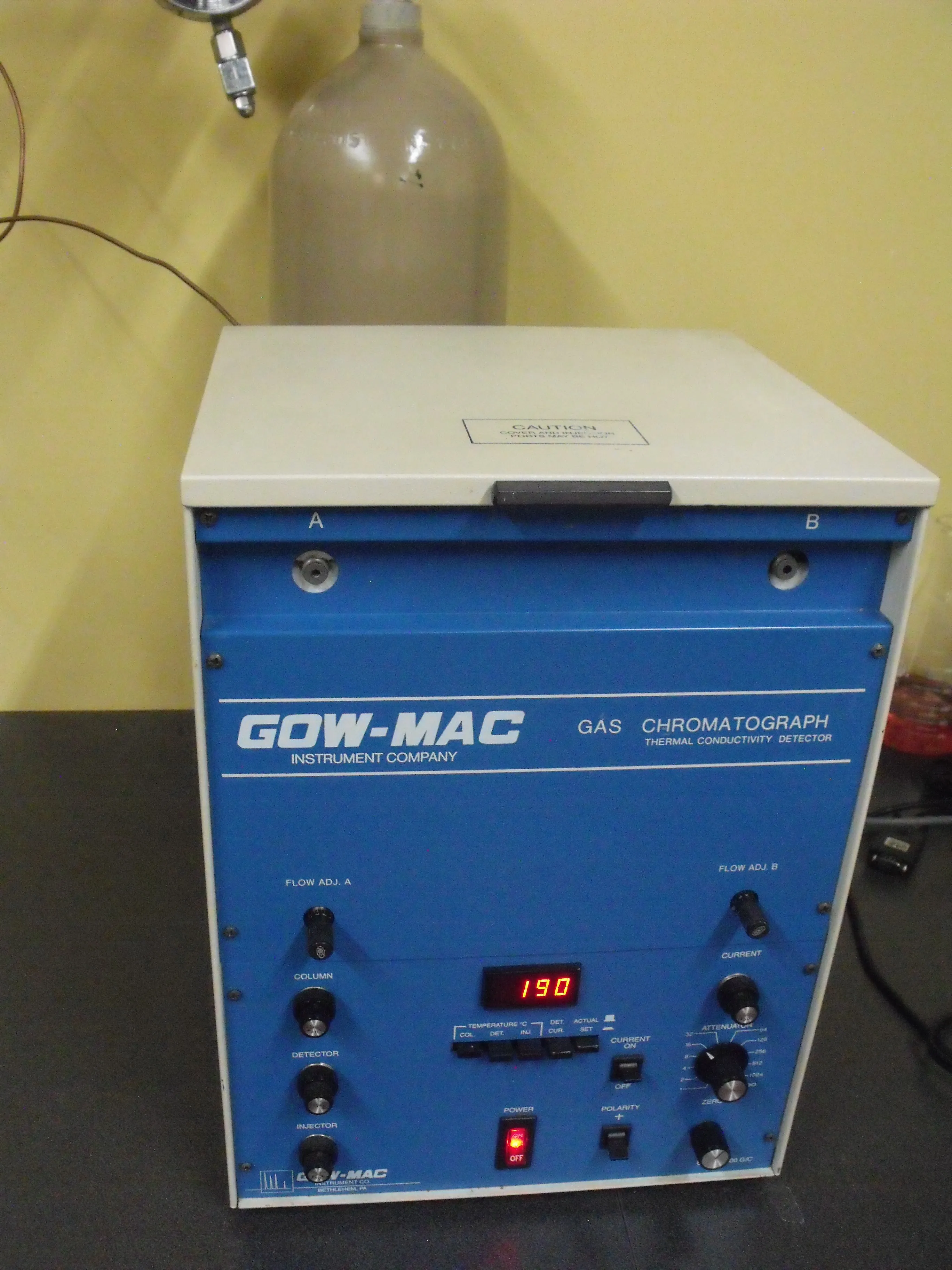 Gow-Mac Series 400 69-400-TCD-P Gas Chromatograph w/ Dual Thermal Conductivity Detectors