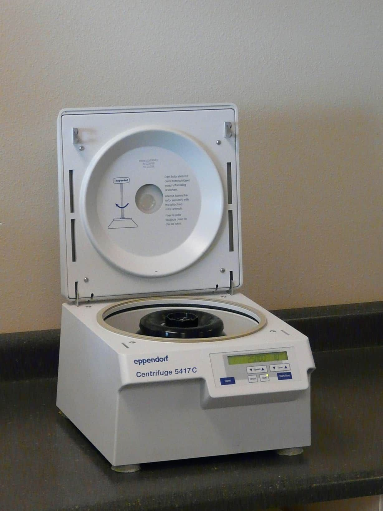 Eppendorf 5417C Micro Centrifuge with Fixed Angle Rotor